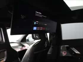 BMW i7 (2023) thumbnail 49