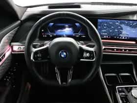 BMW i7 (2023) thumbnail 67