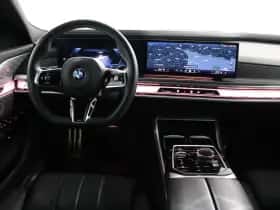 BMW i7 (2023) thumbnail 68