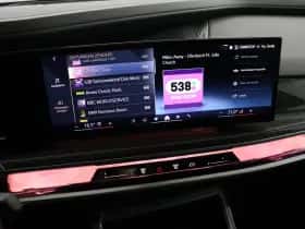 BMW i7 (2023) thumbnail 8
