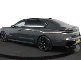 BMW i7 (2023) thumbnail 9