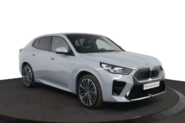 BMW iX2 (2025) thumbnail 3