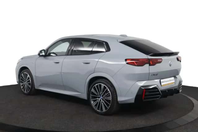 BMW iX2 (2025) thumbnail 5