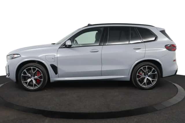 BMW X5 (2025) thumbnail 6