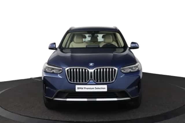 BMW X3 (2022) thumbnail 2