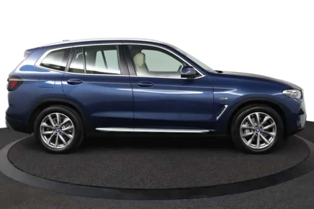 BMW X3 (2022) thumbnail 6