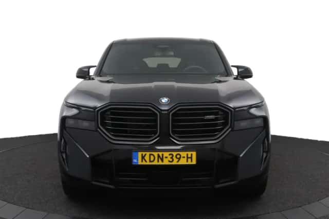BMW XM (2026) thumbnail 2