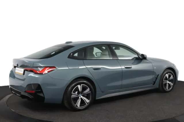 BMW i4 (2025) thumbnail 2