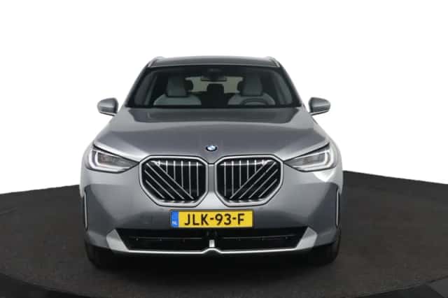 BMW X3 (2025) thumbnail 2