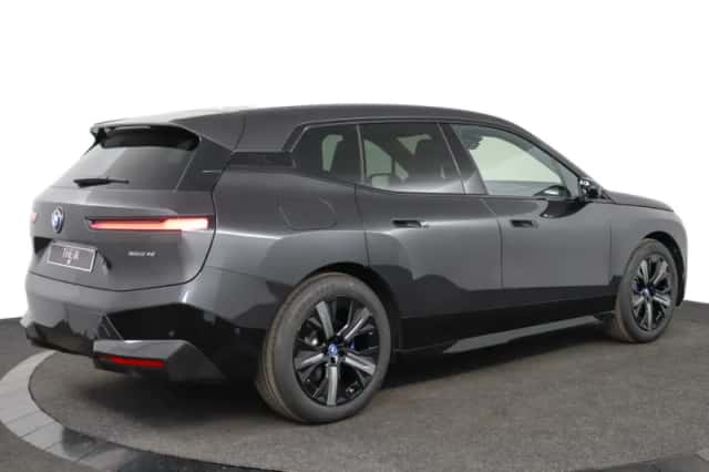 BMW iX (2026) thumbnail 2