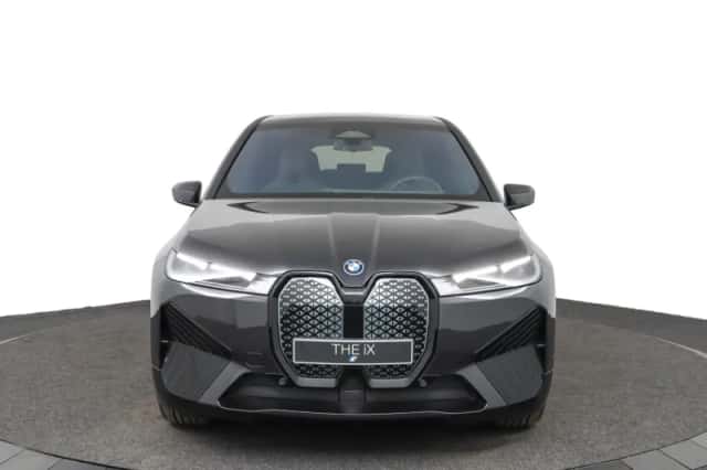 BMW iX (2026) thumbnail 2