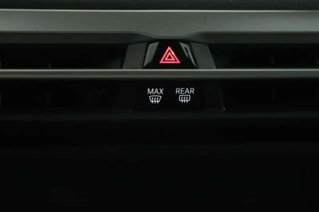 BMW iX (2026) thumbnail 6