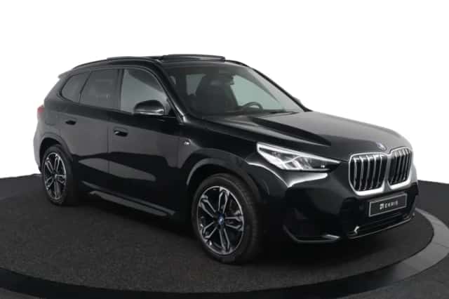BMW X1 (2024) thumbnail 3