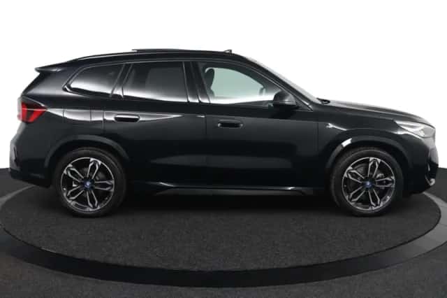BMW X1 (2024) thumbnail 6