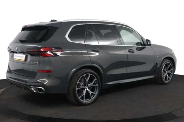 BMW X5 (2025) thumbnail 2