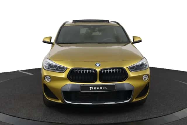 BMW X2 (2018) thumbnail 2