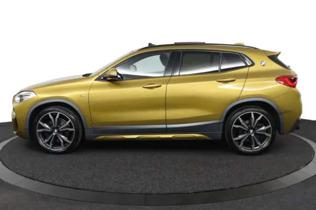BMW X2 (2018) thumbnail 3