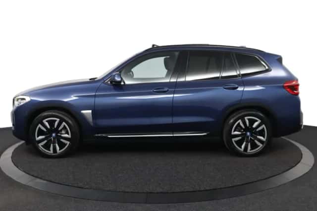 BMW iX3 (2021) thumbnail 3