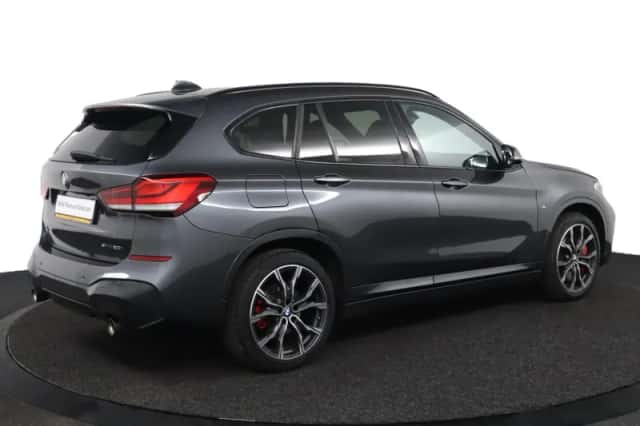 BMW X1 (2022) thumbnail 4