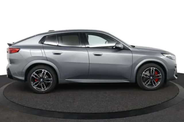 BMW iX2 (2026) thumbnail 5