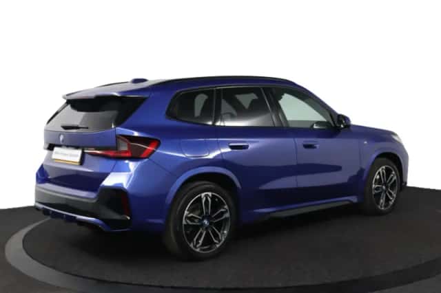 BMW X1 (2023) thumbnail 2