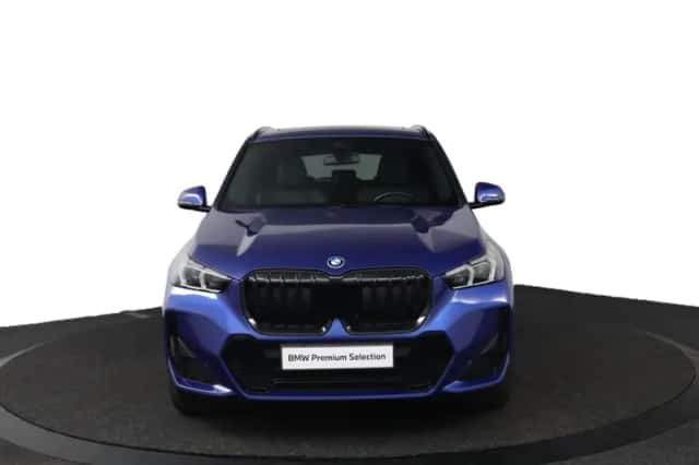 BMW X1 (2023) thumbnail 2
