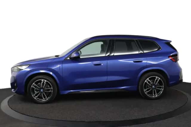 BMW X1 (2023) thumbnail 3