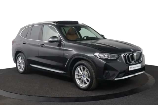 BMW X3 (2021) thumbnail 3