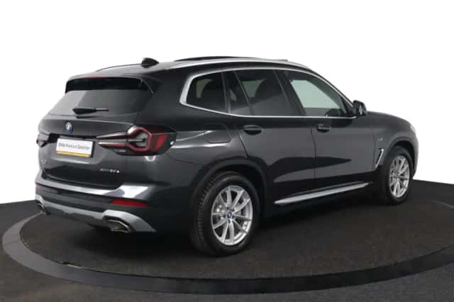 BMW X3 (2021) thumbnail 5