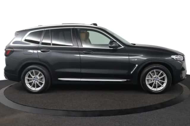 BMW X3 (2021) thumbnail 6