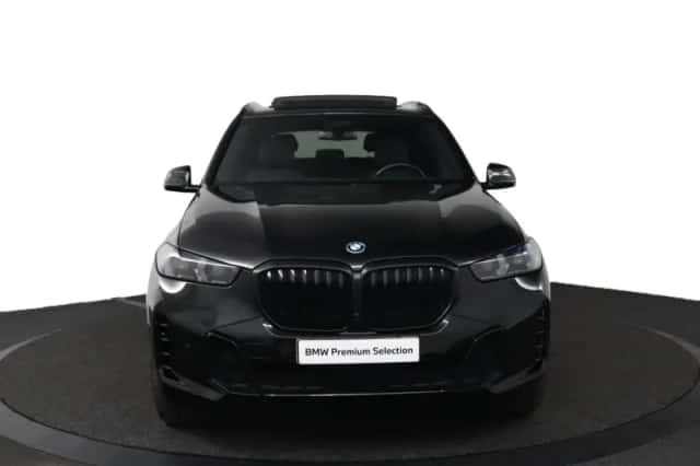 BMW X5 (2023) thumbnail 2