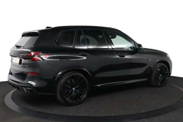 BMW X5 (2023) thumbnail 5