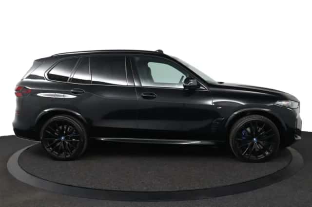 BMW X5 (2023) thumbnail 6