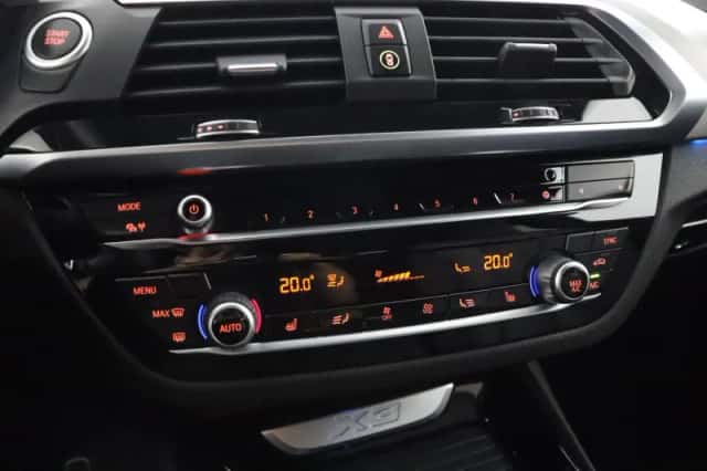 BMW X3 (2021) thumbnail 6
