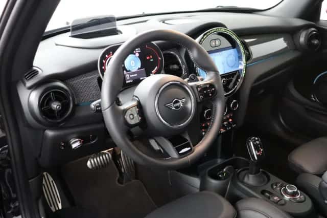 MINI John Cooper Works (2021) thumbnail 4