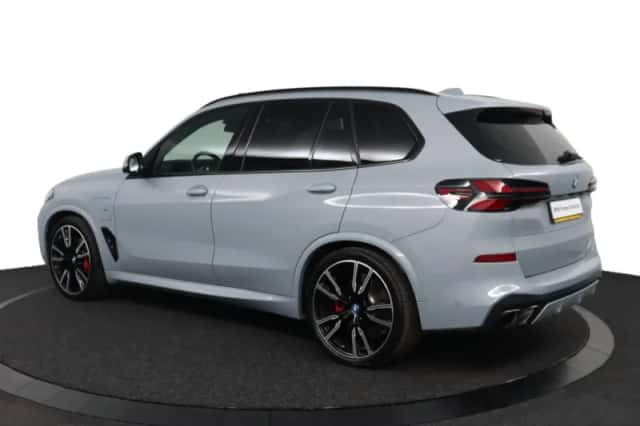 BMW X5 (2024) thumbnail 5