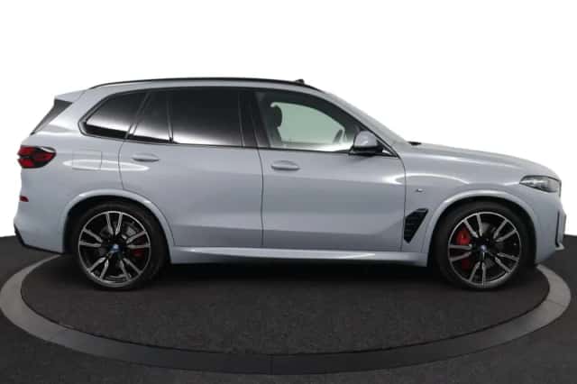 BMW X5 (2024) thumbnail 6