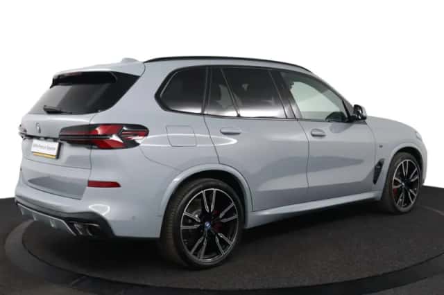 BMW X5 (2023) thumbnail 2