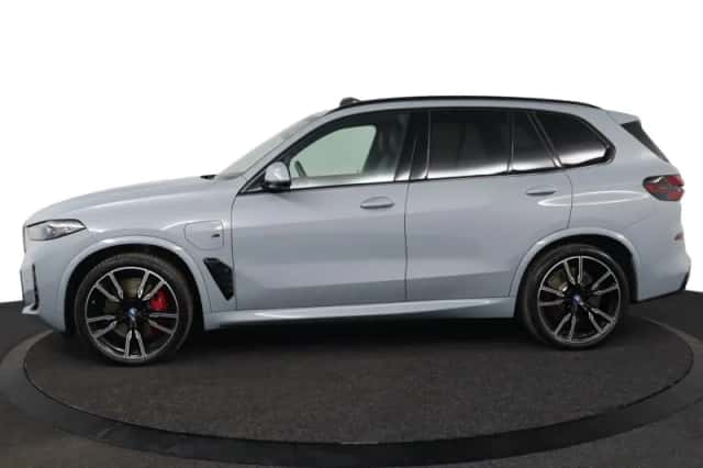 BMW X5 (2023) thumbnail 3