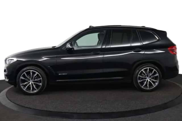 BMW X3 (2018) thumbnail 3