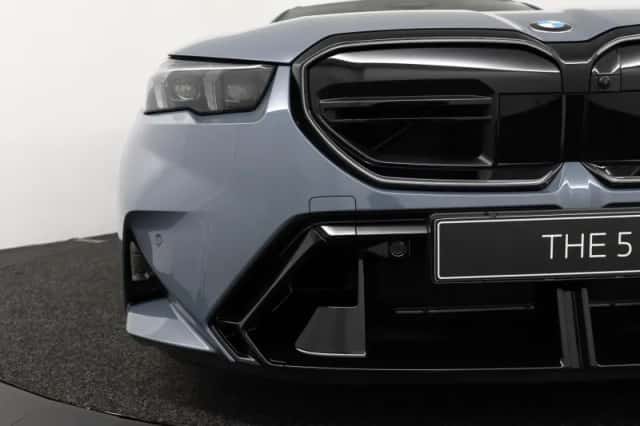 BMW M5 (2026) thumbnail 2