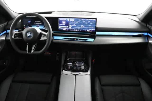 BMW i5 (2026) thumbnail 4
