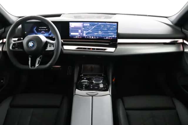 BMW i5 (2026) thumbnail 4