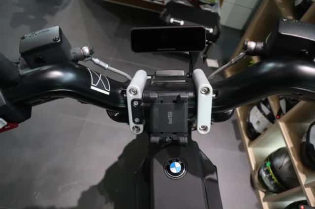 BMW CE (2024) thumbnail 6