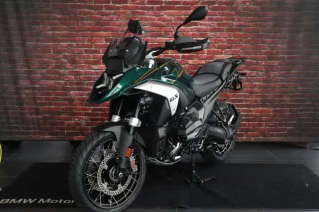 BMW R (2026) thumbnail 2