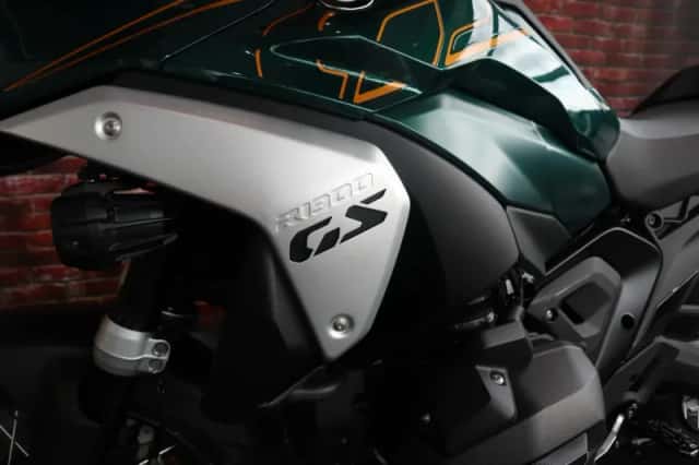 BMW R (2026) thumbnail 5