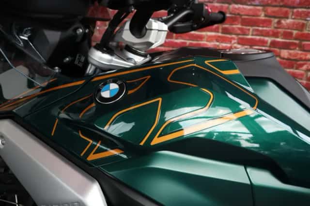BMW R (2026) thumbnail 6