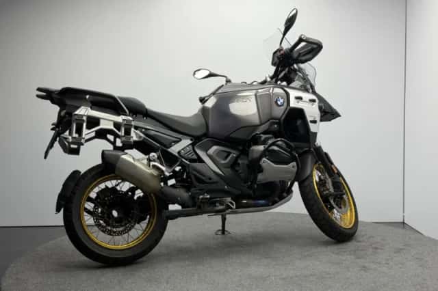 BMW R (2025) thumbnail 2