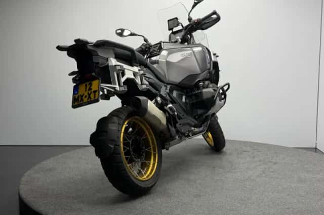 BMW R (2025) thumbnail 3