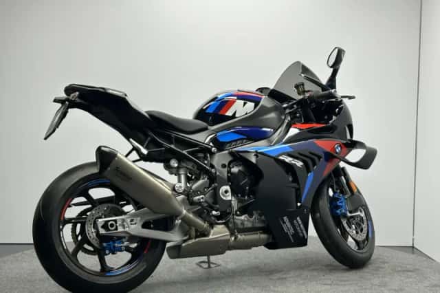 BMW M 1000 RR (2026) thumbnail 3